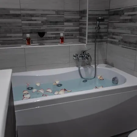 Modern Loft Center Of Turin + Jacuzzi 30m Metro * Collegno