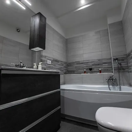 Modern Loft Center Of Turin + Jacuzzi 30m Metro *