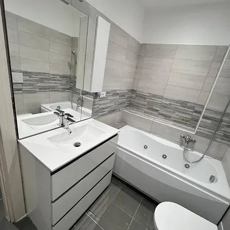 Modern Loft Center Of Turin + Jacuzzi 30m Metro Apartment