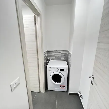 Modern Loft Center Of Turin + Jacuzzi 30m Metro Apartment